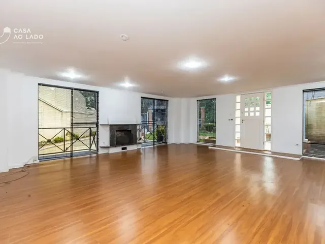 Casa 4 quartos e 5 banheiros, à venda, no bairro Jardim Social em Curitiba