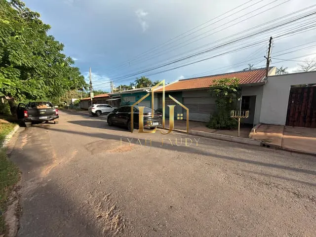 Casa com 300m² 3 quartos e 2 banheiros, à venda, no bairro Jardim Gramado em Cuiabá
