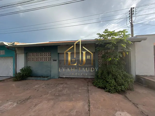 Casa com 300m² 3 quartos e 2 banheiros, à venda, no bairro Jardim Gramado em Cuiabá