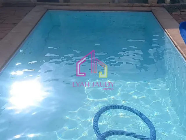 Casa com 300m² 3 quartos e 2 banheiros, à venda, no bairro Jardim Gramado em Cuiabá