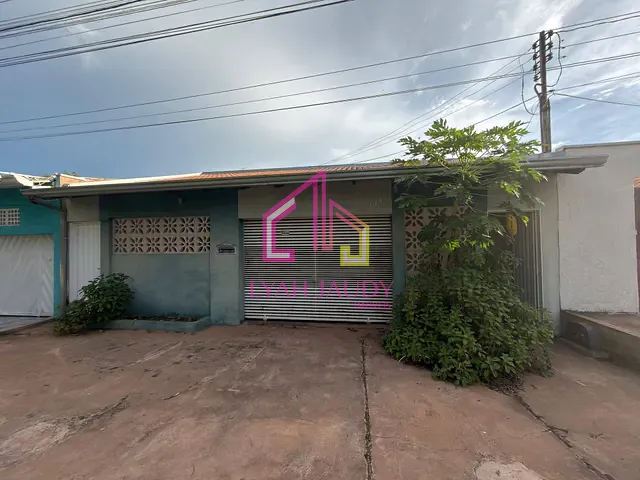 Casa com 300m² 3 quartos e 2 banheiros, à venda, no bairro Jardim Gramado em Cuiabá