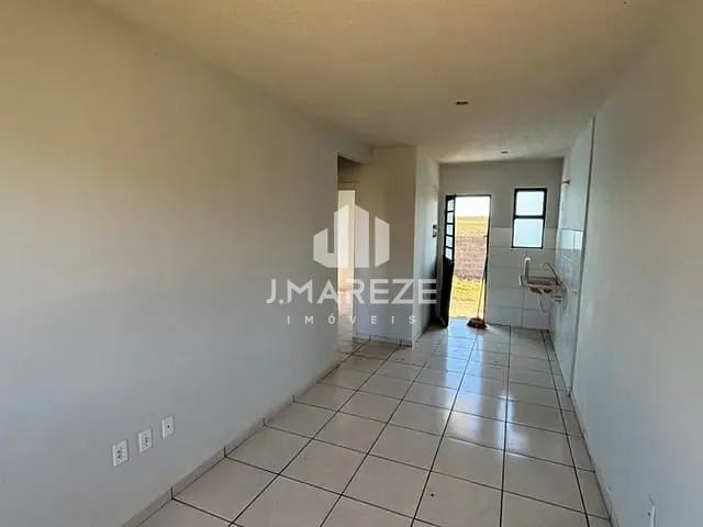 Casa 2 quartos e 1 banheiro, à venda, no bairro Conjunto Habitacional Solo Sagrado em Apucarana