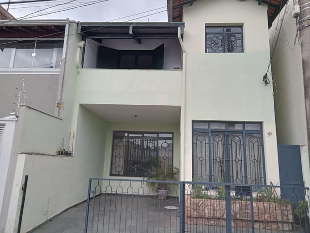Casa com 136m² 3 quartos e 4 banheiros, à venda, no bairro Centro em São João da Boa Vista