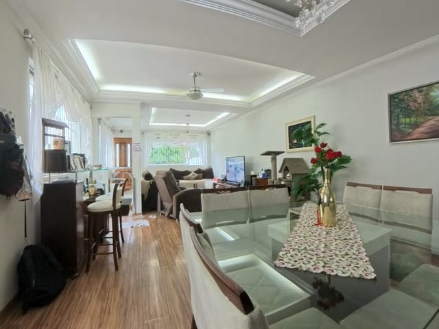Casa 3 quartos e 4 banheiros, à venda, no bairro Cambuci em São Paulo