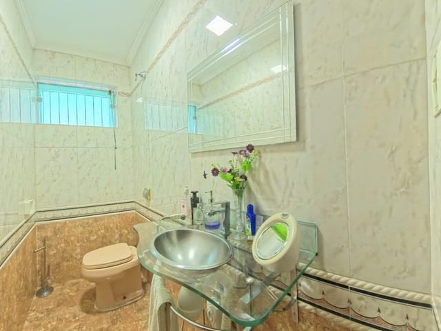 Casa 3 quartos e 4 banheiros, à venda, no bairro Cambuci em São Paulo