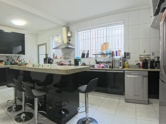 Casa 3 quartos e 4 banheiros, à venda, no bairro Cambuci em São Paulo