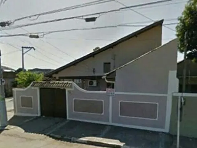 Casa com 240m² 3 quartos e 3 banheiros, à venda, no bairro Parque Vera Cruz em Campos dos Goytacazes