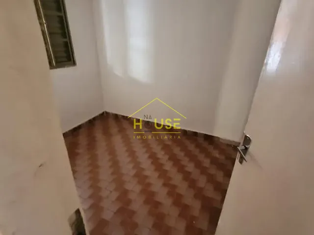 Casa com 300m² 2 quartos e 1 banheiro, à venda, no bairro Vila América em Votuporanga