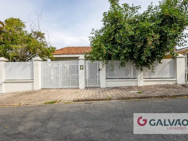 Casa 4 quartos e 5 banheiros, para alugar, no bairro Jardim Social em Curitiba