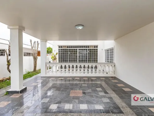 Casa 4 quartos e 2 banheiros, para alugar, no bairro Jardim Social em Curitiba