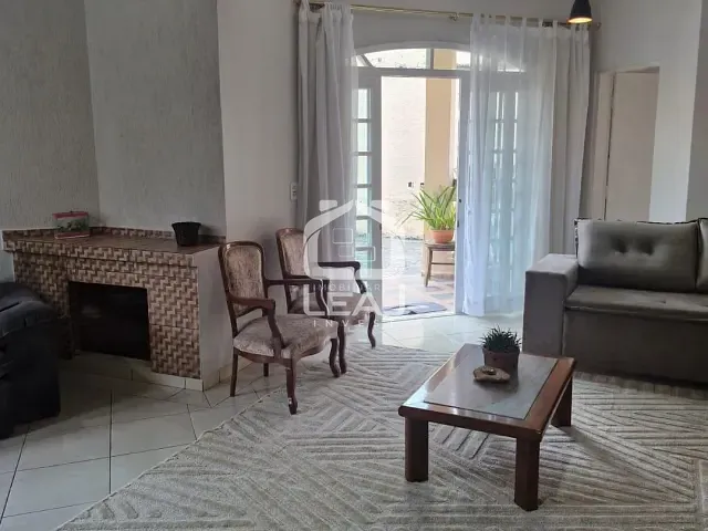 Casa com 400m² 4 quartos e 2 banheiros, à venda, no bairro Refúgio da Serra em Itapecerica da Serra