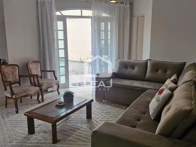 Casa com 400m² 4 quartos e 2 banheiros, à venda, no bairro Refúgio da Serra em Itapecerica da Serra