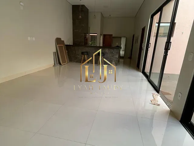 Casa com 275m² 3 quartos e 2 banheiros, à venda, no bairro Jardim Tarumã em Tangará da Serra