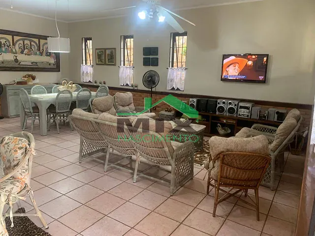 Casa com 420m² 4 quartos e 5 banheiros, à venda, no bairro BAIRRO ANHANGUERA em Mongaguá