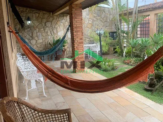 Casa com 420m² 4 quartos e 5 banheiros, à venda, no bairro BAIRRO ANHANGUERA em Mongaguá