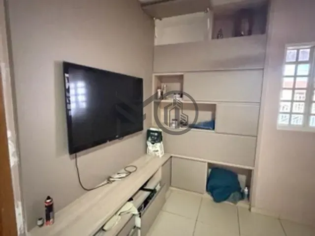 Casa com 300m² 3 quartos e 1 banheiro, à venda, no bairro recanto dos pássaros em Cuiabá