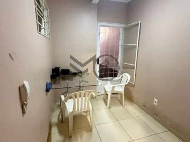 Casa com 300m² 3 quartos e 1 banheiro, à venda, no bairro recanto dos pássaros em Cuiabá