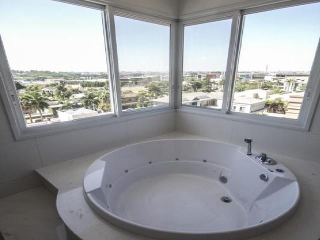 Casa com 1200m² 5 quartos e 10 banheiros, à venda, no bairro Jardim Paulista em Barueri