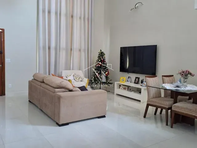 Casa com 393m² 5 quartos e 3 banheiros, à venda, no bairro Itapeba em Maricá