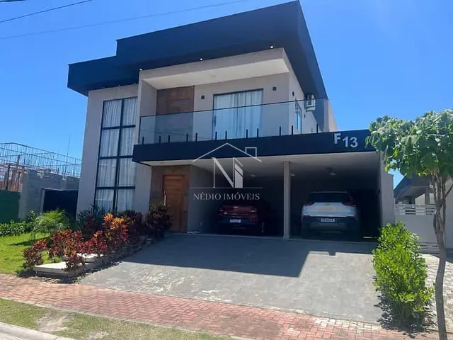 Casa com 393m² 5 quartos e 3 banheiros, à venda, no bairro Itapeba em Maricá