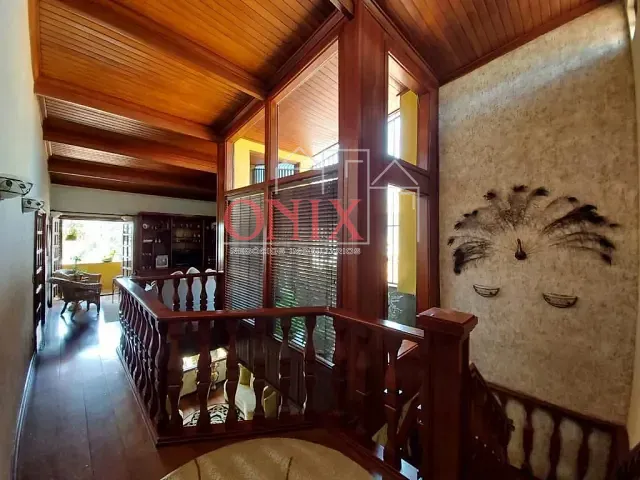 Casa com 600m² 4 quartos e 1 banheiro, à venda, no bairro Vila Oliveira em Mogi das Cruzes