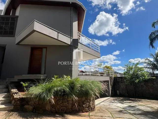 Casa com 360m² 4 quartos e 5 banheiros, para alugar, no bairro Condomínio Residencial Euroville em Bragança Paulista
