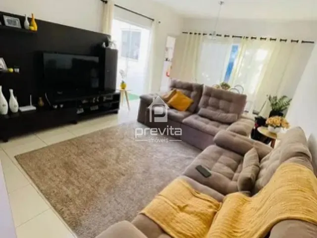 Casa 3 quartos e 2 banheiros, à venda, no bairro Monção em Taubaté