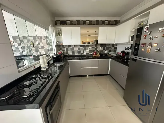 Casa 3 quartos e 2 banheiros, à venda, no bairro Retiro em Volta Redonda
