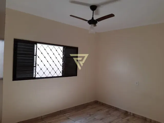 Casa com 200m² 2 quartos e 3 banheiros, para alugar, no bairro Ipiranga em Ribeirão Preto