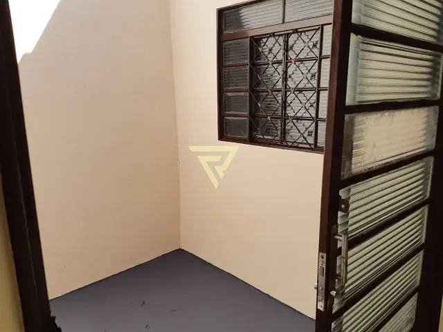 Casa com 200m² 2 quartos e 3 banheiros, para alugar, no bairro Ipiranga em Ribeirão Preto