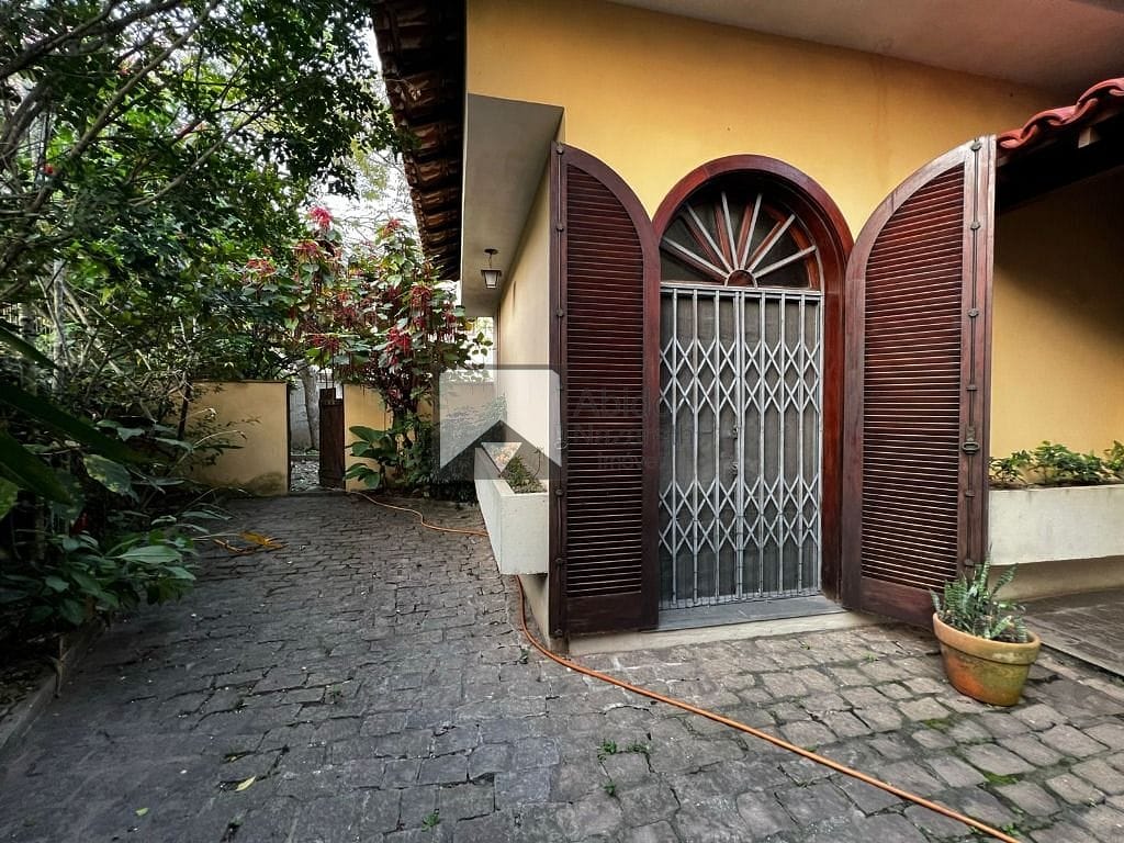 Casa, 4 quartos, 220 m² - Foto 2