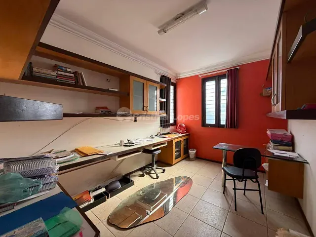 Casa com 720m² 4 quartos e 5 banheiros, à venda, no bairro Uruguai em Teresina