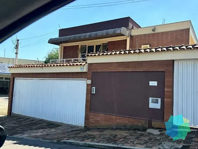 Casa com 250m² 3 quartos e 2 banheiros, à venda, no bairro Vila Romão em Salto