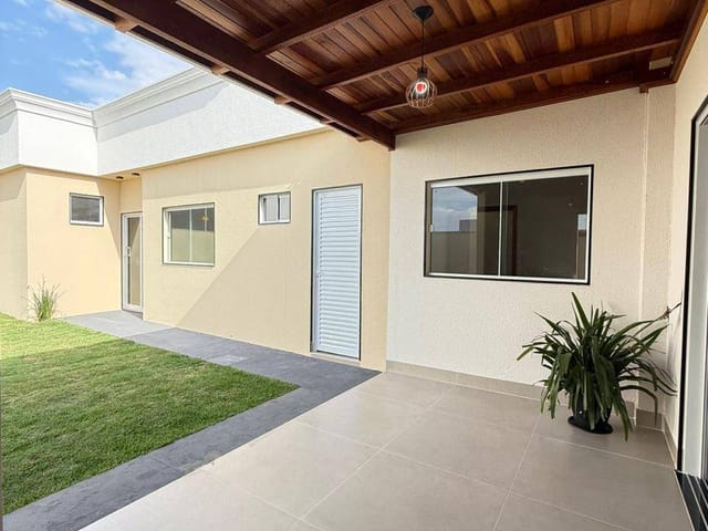 Casa com 363m² 3 quartos e 2 banheiros, à venda, no bairro Loteamento Residencial San Martini em Sinop