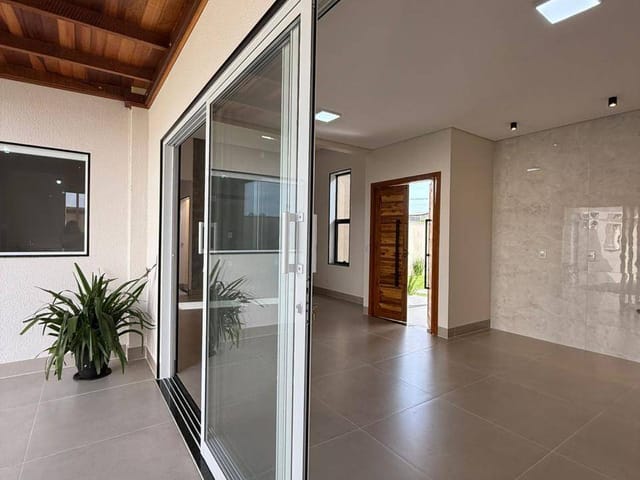 Casa com 363m² 3 quartos e 2 banheiros, à venda, no bairro Loteamento Residencial San Martini em Sinop