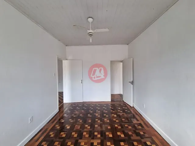 Casa com 526m², para alugar, no bairro Partenon em Porto Alegre