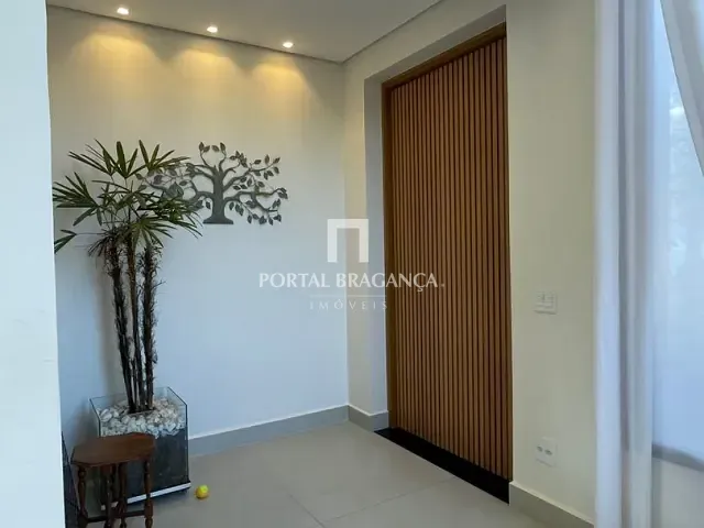 Casa com 328m² 3 quartos e 4 banheiros, à venda, no bairro Condomínio Residencial e Comercial Fazenda Santa Petronilla em Bragança Paulista
