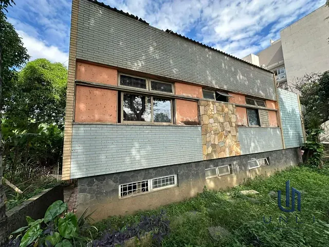 Casa 6 quartos e 4 banheiros, à venda, no bairro Niterói em Volta Redonda