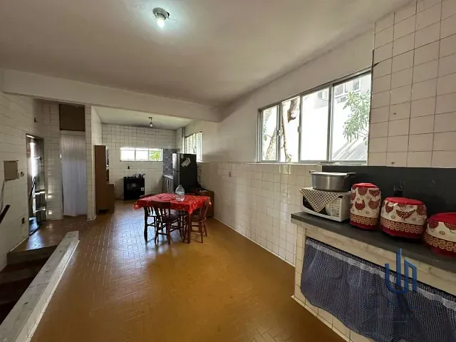Casa 6 quartos e 4 banheiros, à venda, no bairro Niterói em Volta Redonda