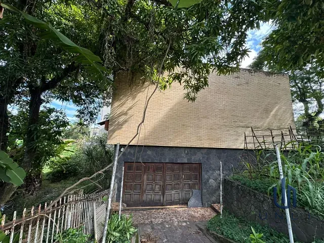 Casa 6 quartos e 4 banheiros, à venda, no bairro Niterói em Volta Redonda