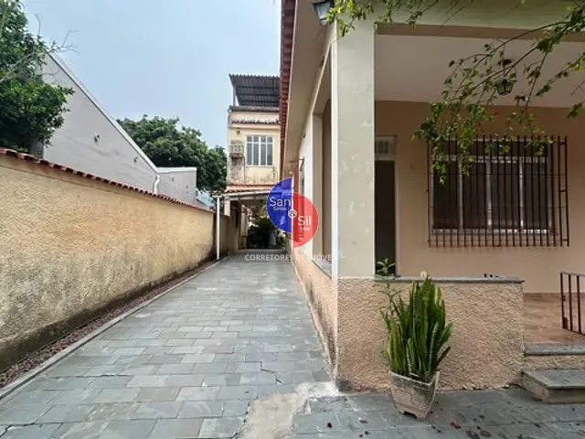 Casa com 360m² 5 quartos e 2 banheiros, à venda, no bairro Praia do Imperador (Praia de Mauá) em Magé