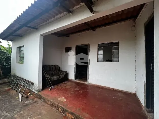Casa com 300m² 2 quartos e 1 banheiro, à venda, no bairro Jardim Caviúna em Rolândia