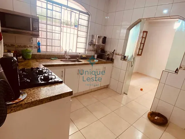 Casa 4 quartos e 2 banheiros, à venda, no bairro Salgado Filho em Belo Horizonte