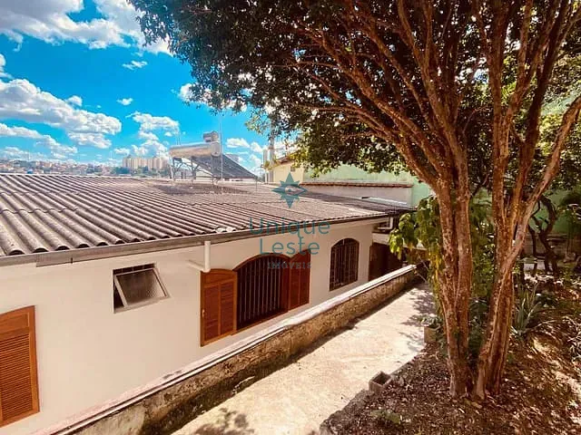 Casa 4 quartos e 2 banheiros, à venda, no bairro Salgado Filho em Belo Horizonte