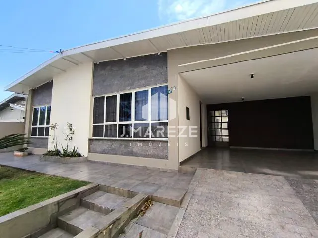 Casa com 450m² 3 quartos e 2 banheiros, para alugar, no bairro Centro em Apucarana