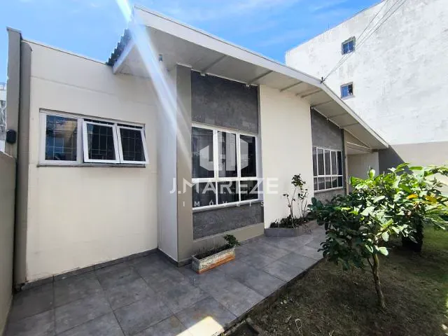Casa com 450m² 3 quartos e 2 banheiros, para alugar, no bairro Centro em Apucarana