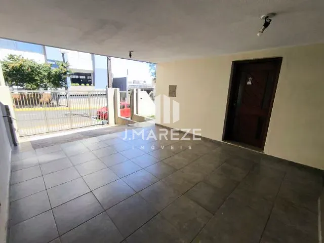 Casa com 450m² 3 quartos e 2 banheiros, para alugar, no bairro Centro em Apucarana
