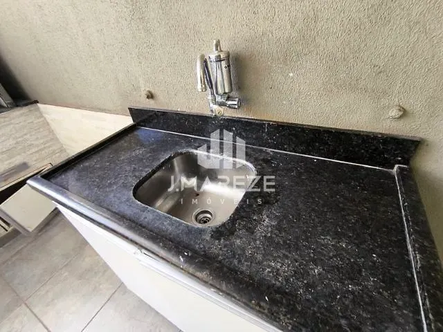 Casa com 450m² 3 quartos e 2 banheiros, para alugar, no bairro Centro em Apucarana