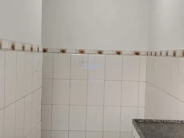 Casa com 57m² 1 quarto e 1 banheiro, para alugar, no bairro Senador Camará em Rio de Janeiro