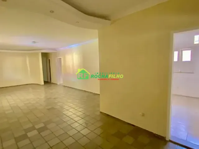 Casa com 780m² 4 quartos e 4 banheiros, à venda, no bairro Ininga em Teresina